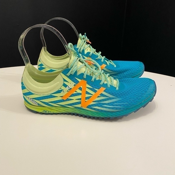 NEW BALANCE XC900v4 Cleats - Picture 7 of 10